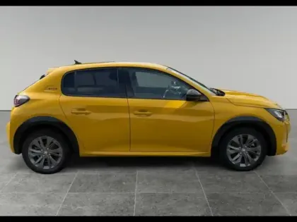 Photo 5 Peugeot 208  e- 136ch Style