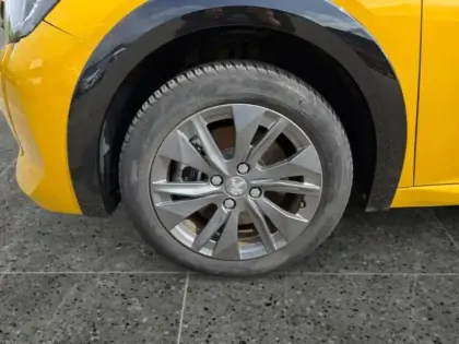 Photo 13 Peugeot 208  e- 136ch Style