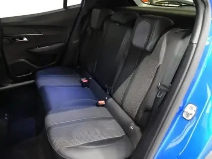 Photo 8 Peugeot 2008  e- 136ch GT