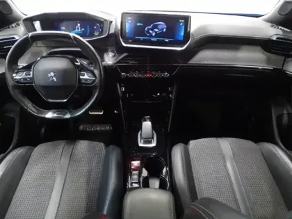 Photo 6 Peugeot 2008  e- 136ch GT