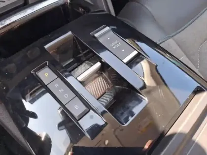 Photo 13 Citroën C4  Moteur électrique 136ch (100 kW) Shine Automatique