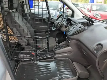 Photo 10 Ford Transit Courier  1.5 TDCI 100ch Stop&Start Trend
