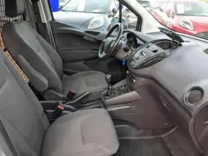 Photo 8 Ford Transit Courier  1.5 TDCI 100ch Stop&Start Trend