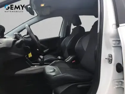 Photo 8 Peugeot 2008  1.2 PureTech 110ch S&S BVM5