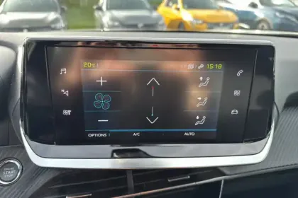 Photo 57 Peugeot 2008  Electrique 136 ch