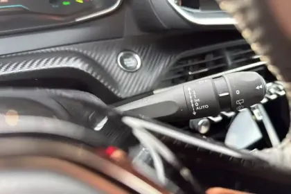 Photo 51 Peugeot 2008  Electrique 136 ch