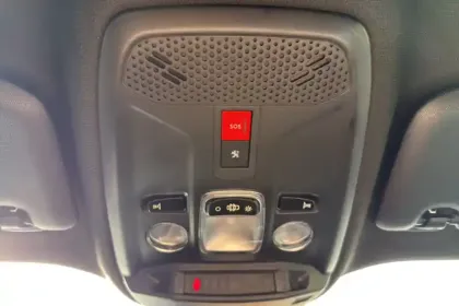 Photo 95 Peugeot 2008  Electrique 136 ch