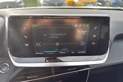 Photo 87 Peugeot 2008  Electrique 136 ch