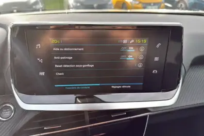 Photo 59 Peugeot 2008  Electrique 136 ch