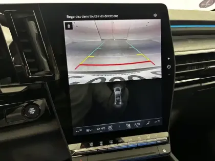 Photo 57 Renault Rafale  E-Tech full hybrid 200