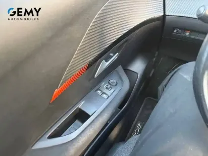 Photo 24 Peugeot 208  PureTech 100 S&S BVM6