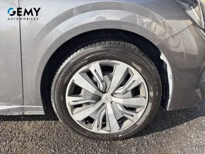 Photo 11 Peugeot 208  PureTech 100 S&S BVM6