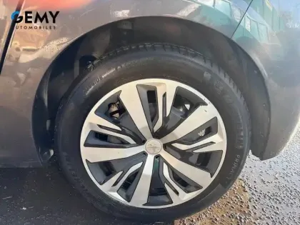 Photo 13 Peugeot 208  PureTech 100 S&S BVM6