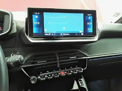 Photo 14 Peugeot 208  PureTech 100 S&S EAT8