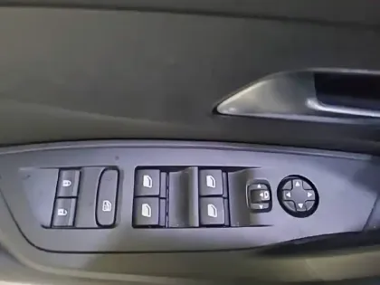 Photo 26 Peugeot 308  SW BlueHDi 130ch S&S EAT8