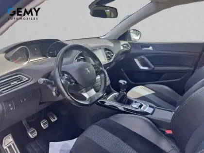 Photo 8 Peugeot 308  PureTech 110ch S&S BVM6