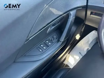 Photo 25 Peugeot 2008  PureTech 130 S&S BVM6