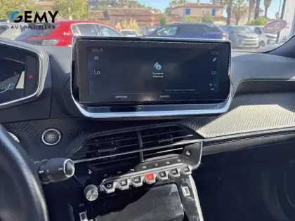 Photo 28 Peugeot 2008  PureTech 130 S&S BVM6