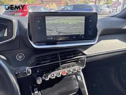 Photo 27 Peugeot 2008  PureTech 130 S&S BVM6