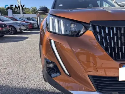 Photo 16 Peugeot 2008  PureTech 130 S&S BVM6