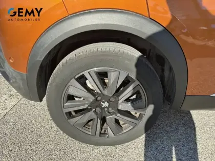 Photo 12 Peugeot 2008  PureTech 130 S&S BVM6