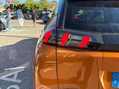 Photo 18 Peugeot 2008  PureTech 130 S&S BVM6