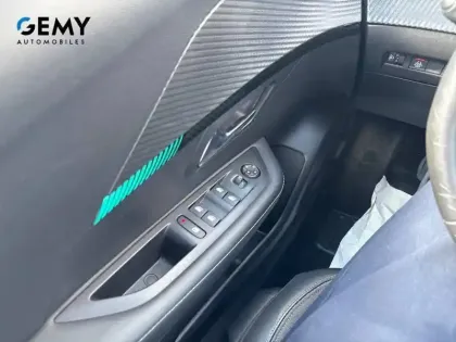 Photo 10 Peugeot 208  PureTech 100 S&S BVM6