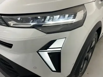 Photo 124 Renault Symbioz  E-Tech full hybrid 145