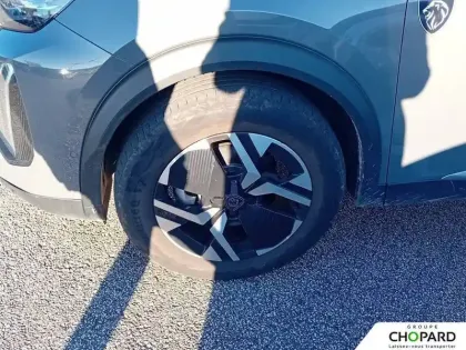 Photo 44 Peugeot 2008  Hybrid 145 e-DCS6