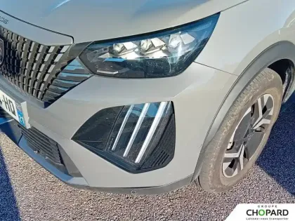 Photo 45 Peugeot 2008  Hybrid 145 e-DCS6