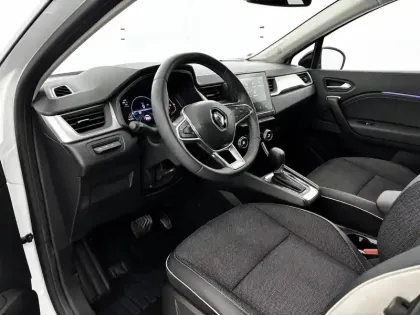 Photo 9 Renault Captur  E-Tech full hybrid 145