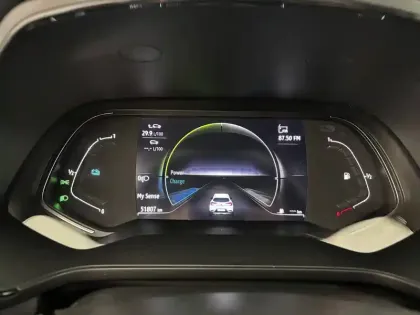 Photo 16 Renault Captur  E-Tech full hybrid 145