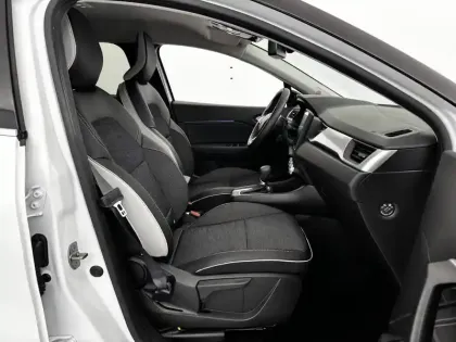 Photo 13 Renault Captur  E-Tech full hybrid 145