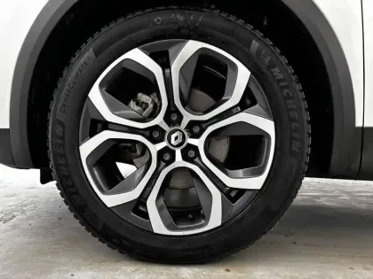 Photo 18 Renault Captur  E-Tech full hybrid 145