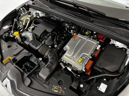 Photo 21 Renault Captur  E-Tech full hybrid 145