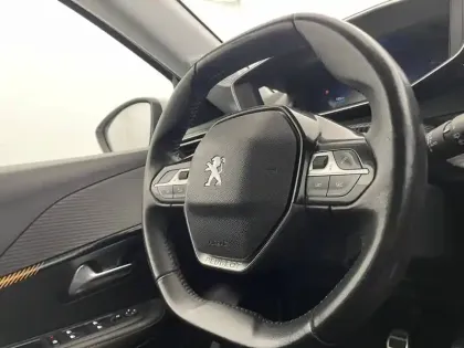 Photo 90 Peugeot 208  PureTech 100 S&S BVM6