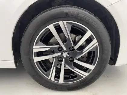 Photo 48 Peugeot 208  PureTech 100 S&S BVM6