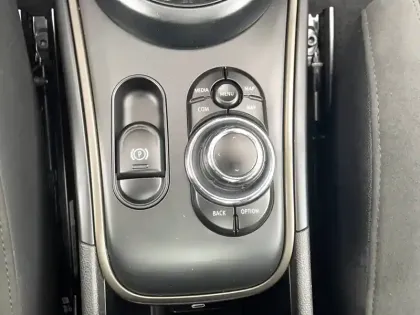 Photo 69 Mini Mini Countryman 125 - 95 ch ALL4 BVA6