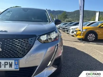 Photo 21 Peugeot 2008  PureTech 130 S&S BVM6