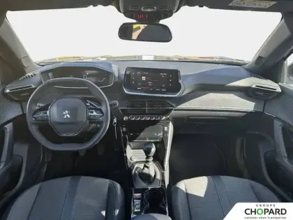 Photo 11 Peugeot 2008  PureTech 130 S&S BVM6