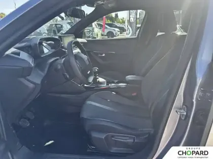 Photo 31 Peugeot 2008  PureTech 130 S&S BVM6