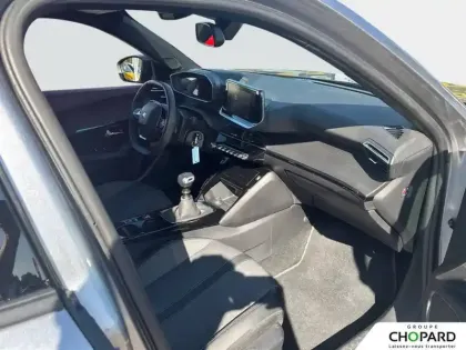 Photo 12 Peugeot 2008  PureTech 130 S&S BVM6