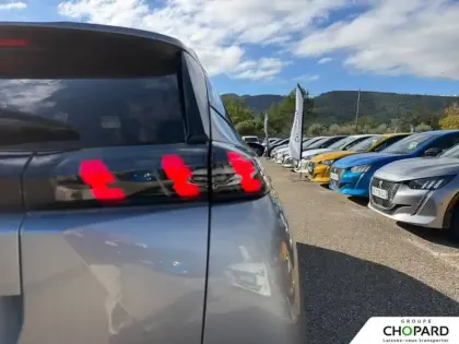 Photo 61 Peugeot 2008  PureTech 130 S&S BVM6