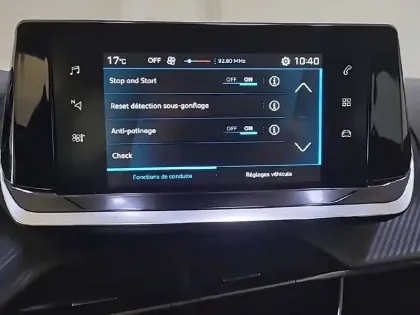 Photo 20 Peugeot 208  BlueHDi 100 S&S BVM6