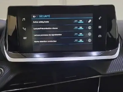 Photo 21 Peugeot 208  BlueHDi 100 S&S BVM6