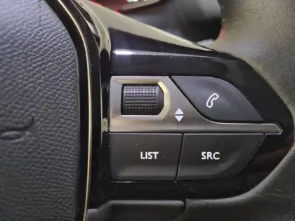 Photo 27 Peugeot 208  BlueHDi 100 S&S BVM6