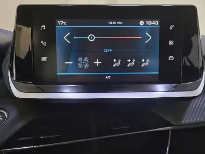 Photo 19 Peugeot 208  BlueHDi 100 S&S BVM6