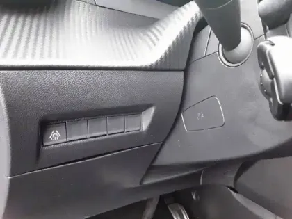 Photo 20 Peugeot 208  PureTech 130 S&S EAT8