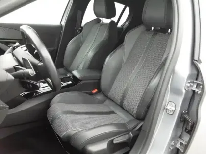 Photo 10 Peugeot 208  PureTech 130 S&S EAT8