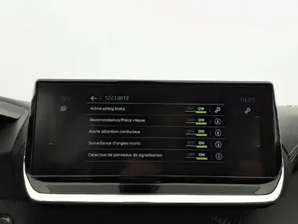 Photo 29 Peugeot 208  PureTech 130 S&S EAT8